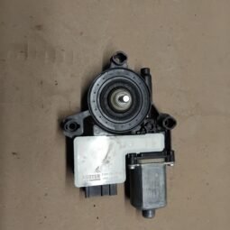 VW Polo VI 2020 Priekinio lango pakelėjo varikliukas {Kairėje} 2Q1959881 2Q1959881B