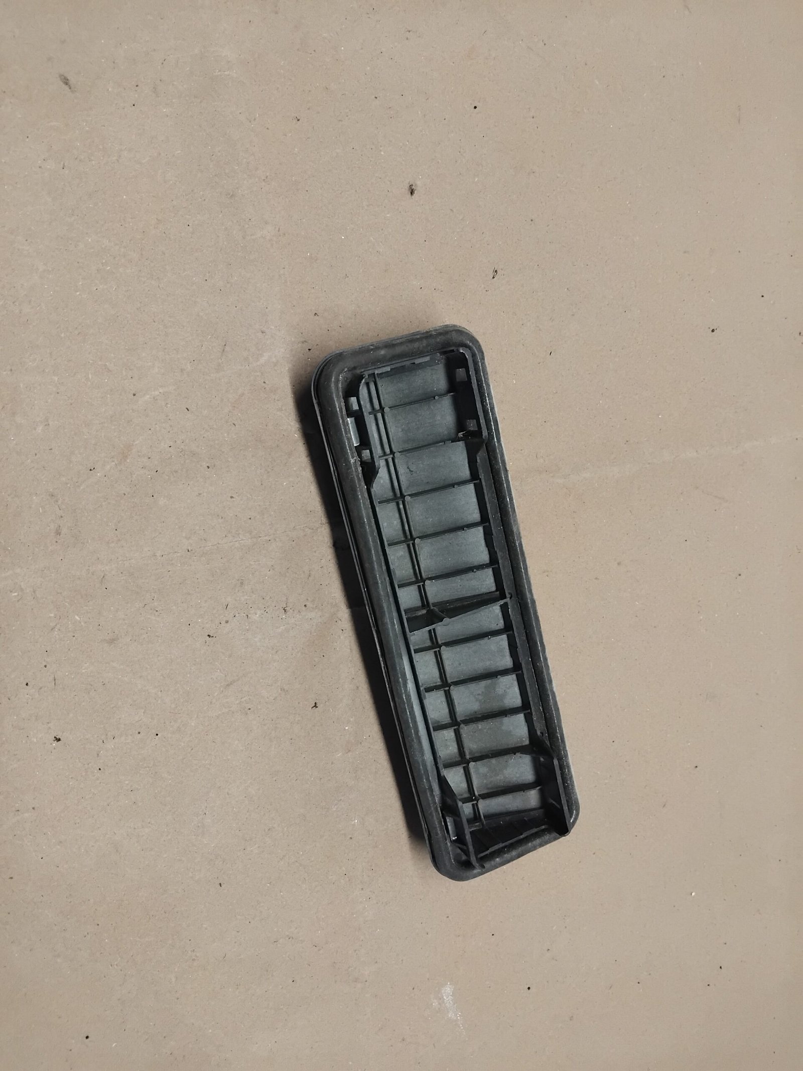 Volkswagen Polo VI 2019m Ventiliacinės grotelės 6X0819465E