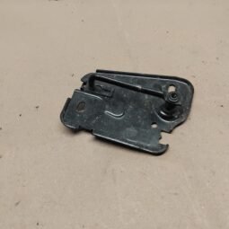 Audi A3 S3 8V 2018m Kilpa variklio dangčio spynos (Kairėje, priekyje) 8V0823185C