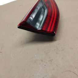 KIA Ceed 2022m Galinis žibintas dangtyje 92404J7050