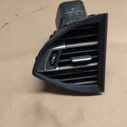 Peugeot 308 T9 2018m Centrinės oro grotelės (Kairėje) 96782701 1304145X