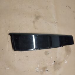 Audi A3 2018 V8 Galinių durų stiklo apdaila (Kairėje) 8V4839901