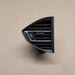 Peugeot 308 T9 2018m Centrinės oro grotelės (Dešinėje) 96782700 1304148X 1304148XZD